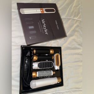 AirStyler Set

Loose curls/ curls
Straight
Dryer
Volumizer